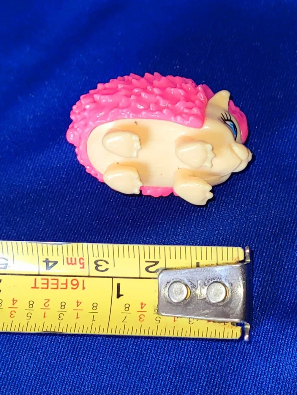 Monster HIGH HOWLEEN WOLF PET PINK HEDGEHOG : CUSHION